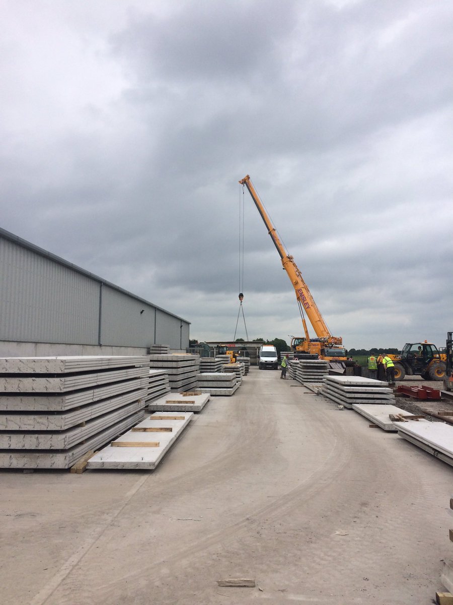 TotalConcrete's tweet photo. Our batching plant being installed at the new yard. #Precast https://t.co/raToF491wq