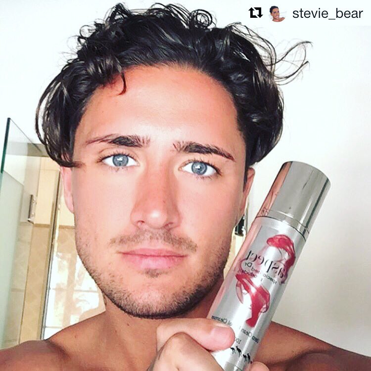 SkinMatrix's tweet photo. @stephen_bear absolutely loves our Aspect Dr Deep Cleanser! Have you tried it yet? #skinmatrix https://t.co/VcSnL4cEfj