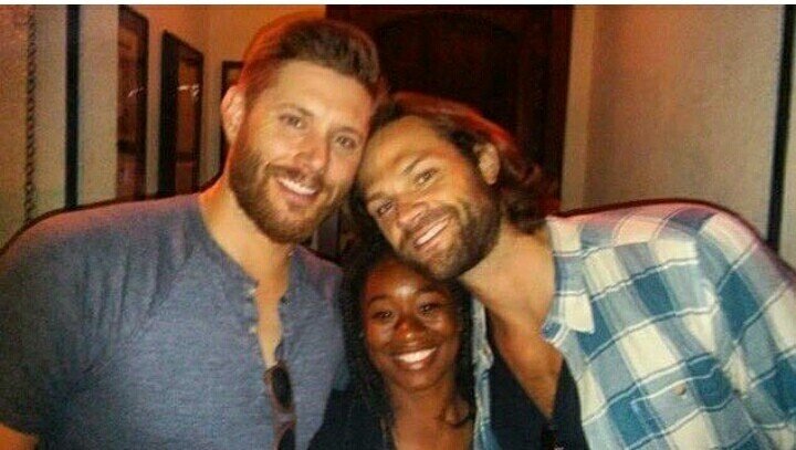 J2 with a happy fan tonight. And I'm sittin here and have in my mind that I'll never meet them...