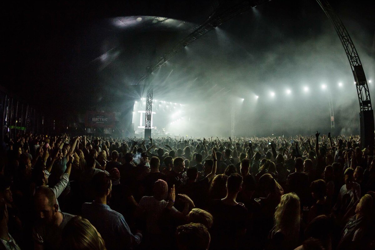 VisionFactoryUK's tweet image. Quick shot from last weekend ... Who's going to Glastonbury then ?