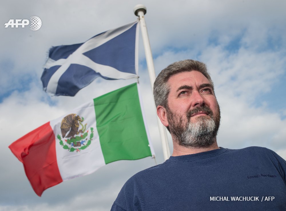 Mexican flag flown in solidarity near Trump's Scottish golf course u.afp.com/ZDUd