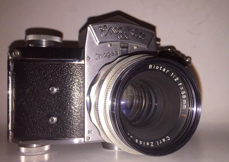 CameraCollector's tweet image. Auction! Art Deco EXAKTA VX 35mm w/Carl Zeiss 58mm F2.0 Red "T" + 2nd H1 Waist-level VF stores.ebay.com/CameraCollecto…