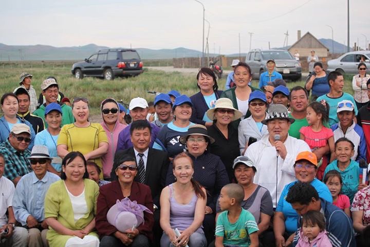 Дарханы Орхон сумын иргэдтэй уулзаж ХАА-даа тулгуурлан хегжих боломж манай оронд хичнээн их байгаа талаар ярилцлаа