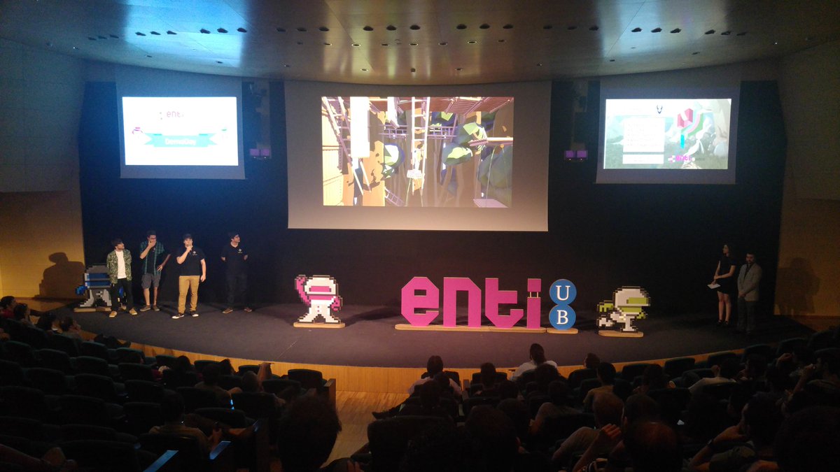 AlbertGarlo's tweet image. Refraction, un plataformas escandalosamente bonito por los alumnos de 2° de @ENTI_BCN. #Demoday2016 en @CosmoCaixa.