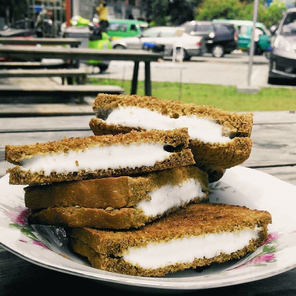 kopitigalima's tweet photo. Buat yg blm tau adaRoti Panggang Eskrim di Kopi35, harus coba yaa #kopi35 #kulinerbandung #wisatakuliner #kopi #roti https://t.co/2kszIrxyCd