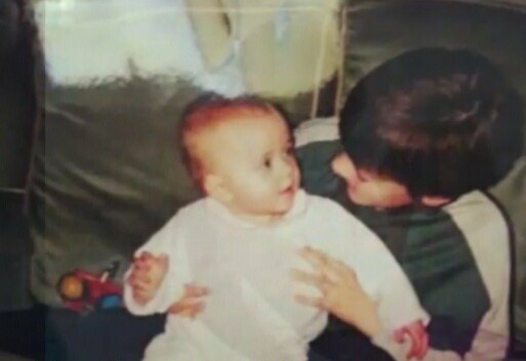 braveIouie's tweet photo. This one 😍 siblings love ❤ @fizfizfiz @Louis_Tomlinson https://t.co/wXRk2q6Zi6