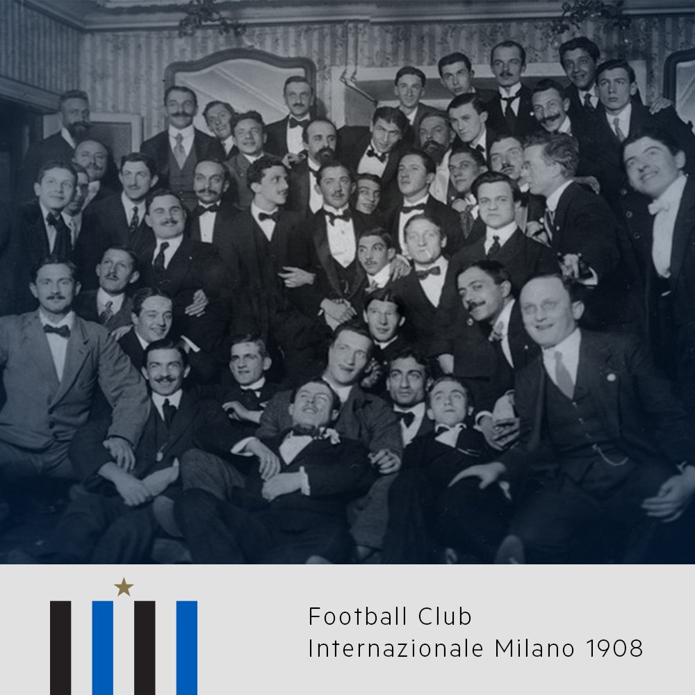 Inter's tweet photo. Un gruppo di artisti, filosofi e fratelli del mondo ha iniziato la nostra storia. RT se ne sei orgoglioso! ⚫️🔵 #FCIM https://t.co/aPnIE1dfKy