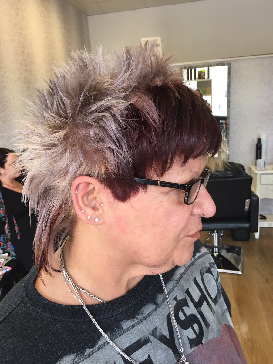 Reflextionshull's tweet photo. Katie's funky do 👌🏻💕💜👍🏻 xx https://t.co/5VdTTfa57U