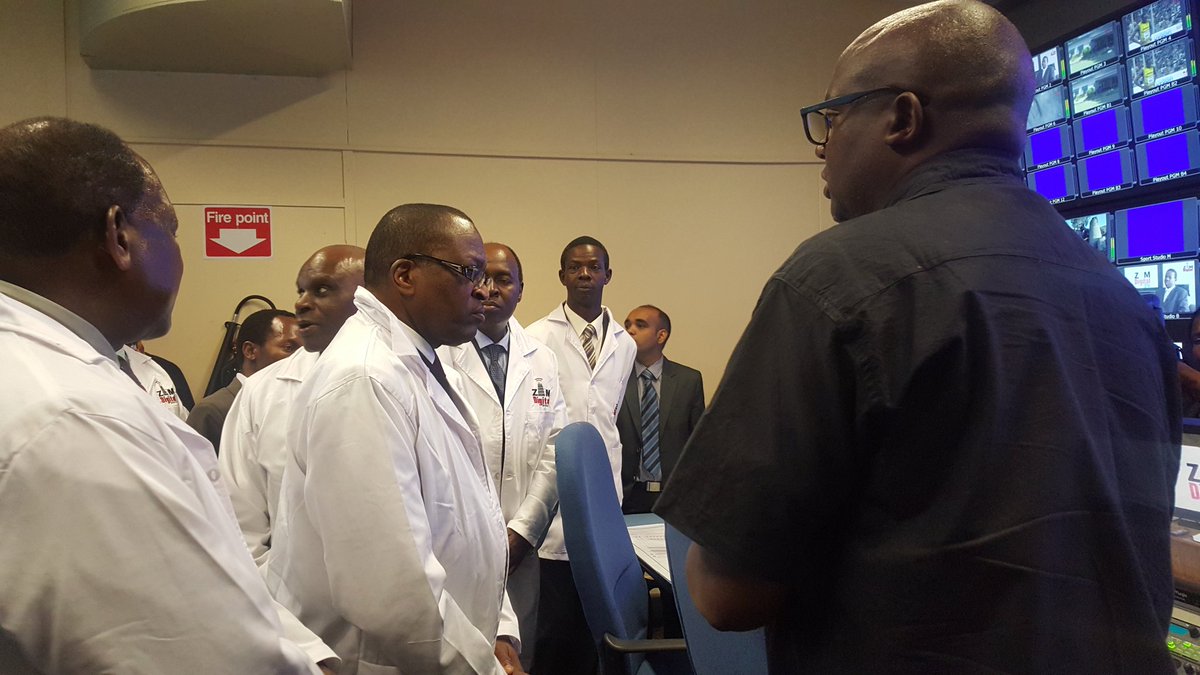 CChivinge's tweet photo. #ZimDigital update: Inside the #ZBC MasterControlRoom: #ChiefSec visit @zbcspotfm @powerfmzimbabwe @garweh2011 https://t.co/Z7cJ4wlOUz