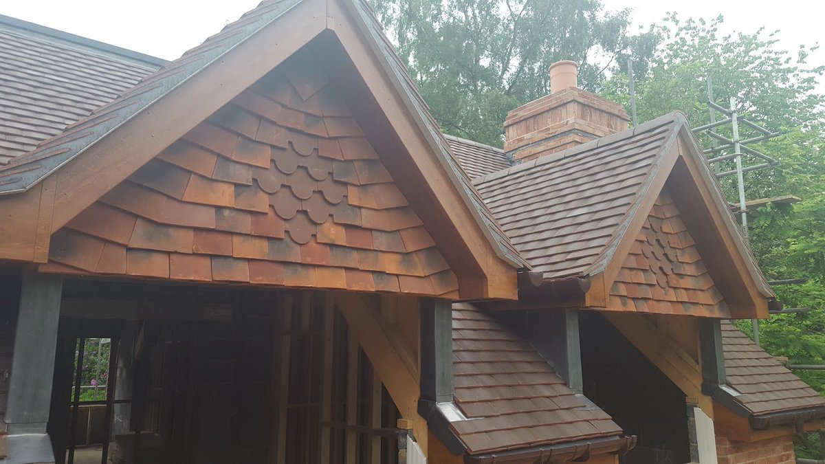 RavenRoofingSup's tweet photo. Another superb build by @swallowhomes in #Finchampstead using @Terreal_UK #forestmix and #Lifestiles Mix #FirstClass https://t.co/fIx3M1WAqX