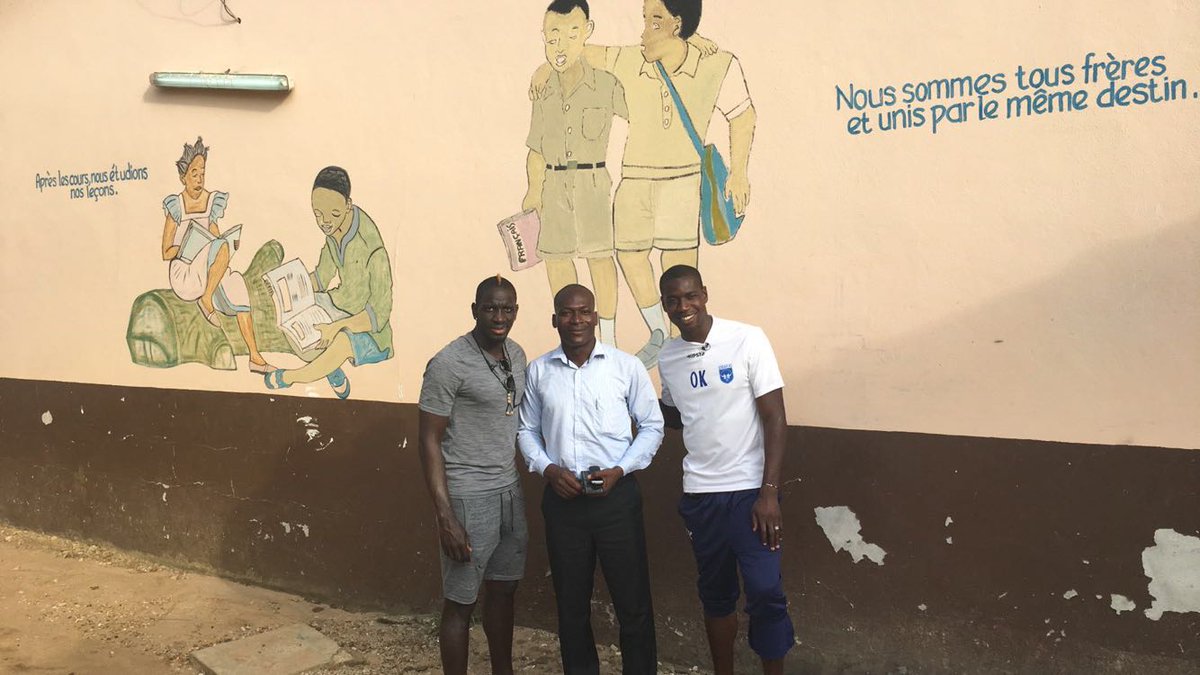 mamadousakho's tweet photo. À Abidjan pour réaliser plusieurs actions @amsaknet dont celle d'apporter de l'aide à une école de sourds et muets. https://t.co/1beA07hq5k