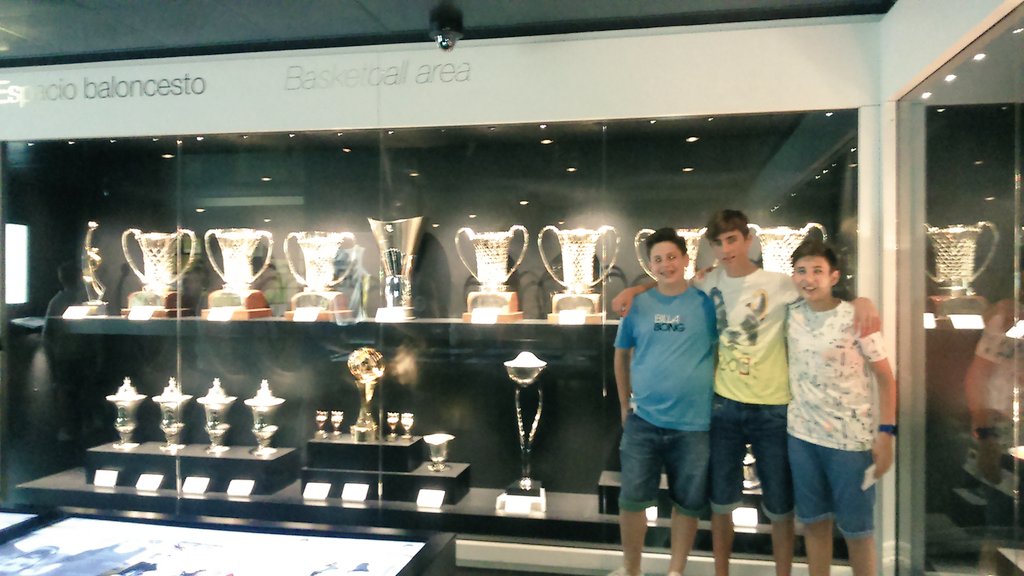 perdidosnonorte's tweet photo. Los de baloncesto también quisieron retratarse https://t.co/KM9lh1HsO5