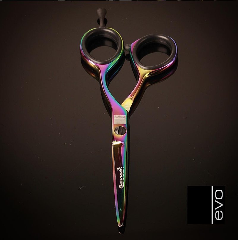 EVO Iridescent - Available now. Japanese Steel. £40+VAT
#barberlife #barber #salonlife #hairdresser #hairdresserlife