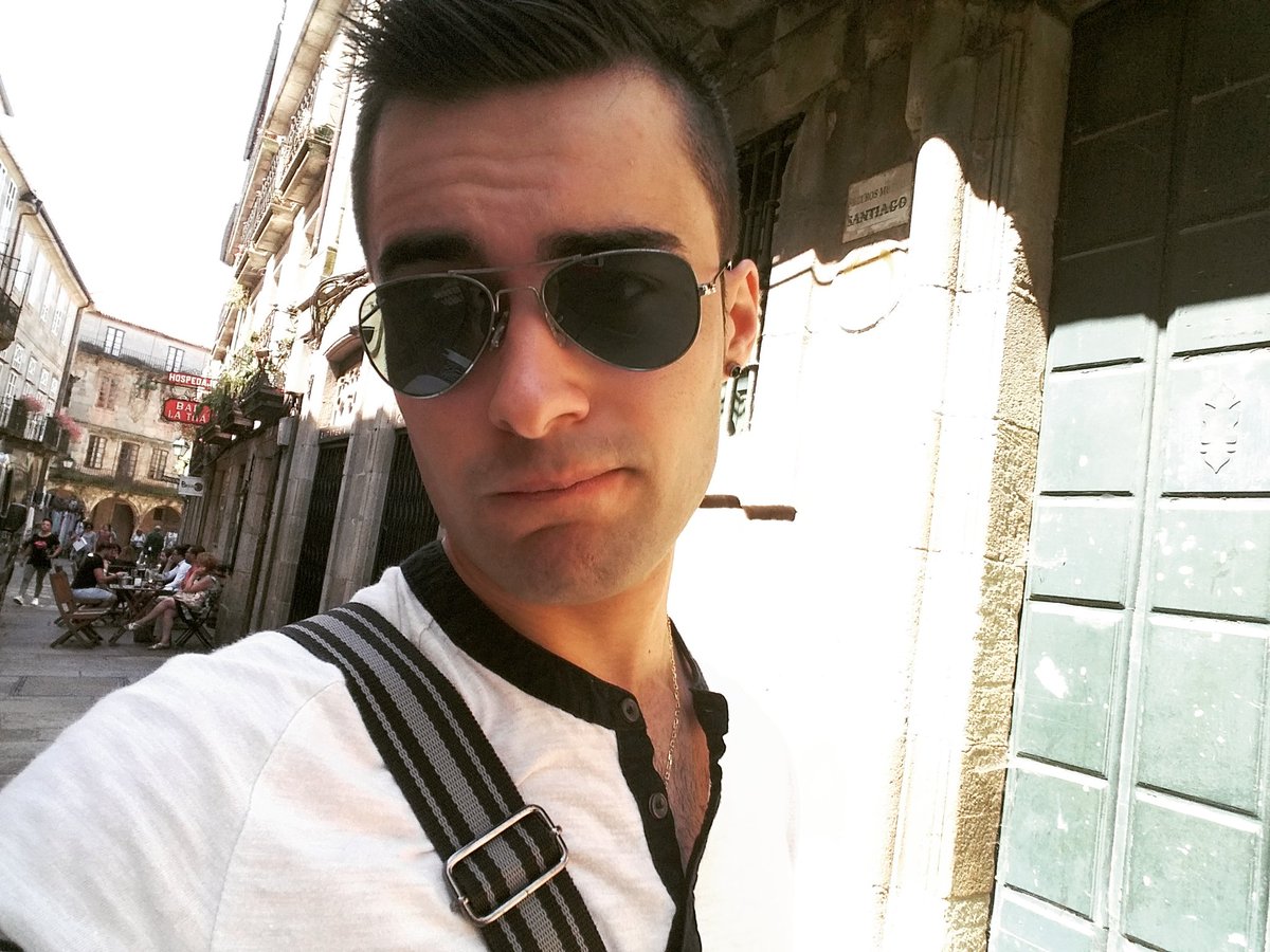javi_cb27's tweet photo. It's time to change!! #Veranito #HairCut #FinDePracticas https://t.co/C8jecA10WG