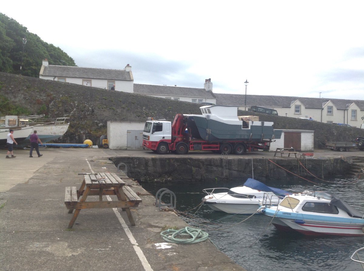 B_McCrindle's tweet photo. New boat arrived, let the fit out begin #twinseas #bajinba777 https://t.co/f197dm3N9b