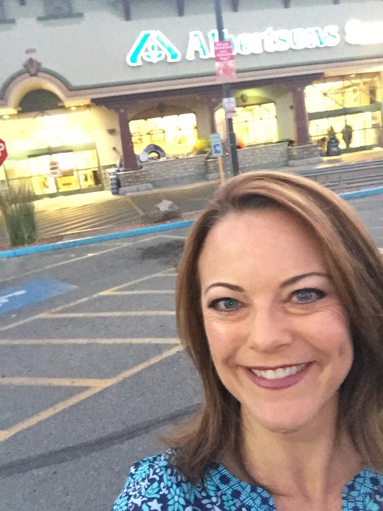 It must be Community Baby Shower day if I'm <a href="/Albertsons/">Albertsons</a> at dawn! (Or I'm seriously craving donuts...) #idahobabies