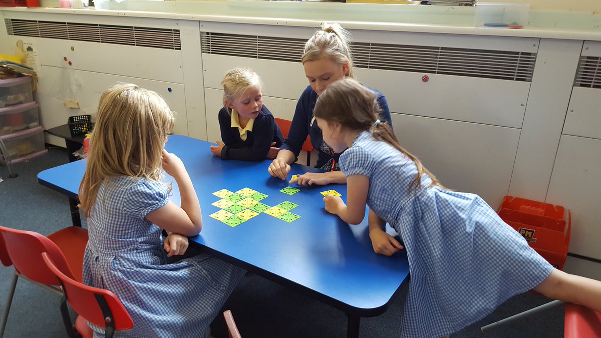 MissDaviesc744's tweet image. Dosbarth Cardiff City are fantastic at solving near doubles problems. #doubles #addition #1less @ fcwpa @L2459Mrs