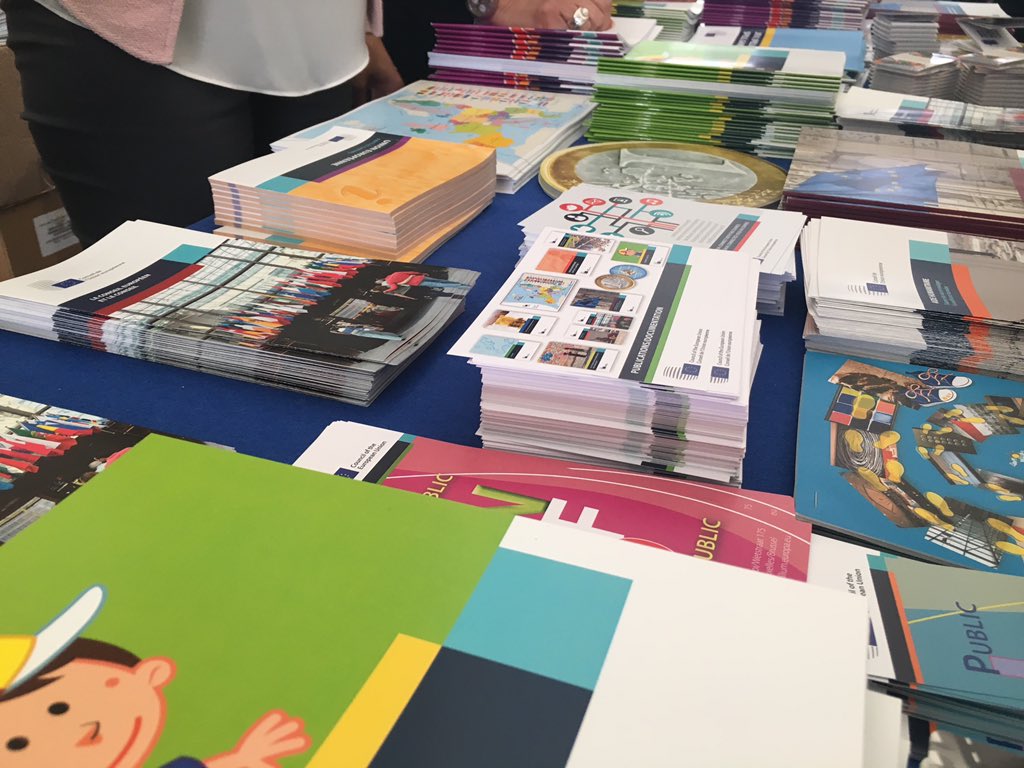 EUCouncil's tweet photo. Our publication stand @ 28 on your plate: pick up some brochures, maps or colouring books about the Council &amp; #EUCO! https://t.co/ngbcE45oVH