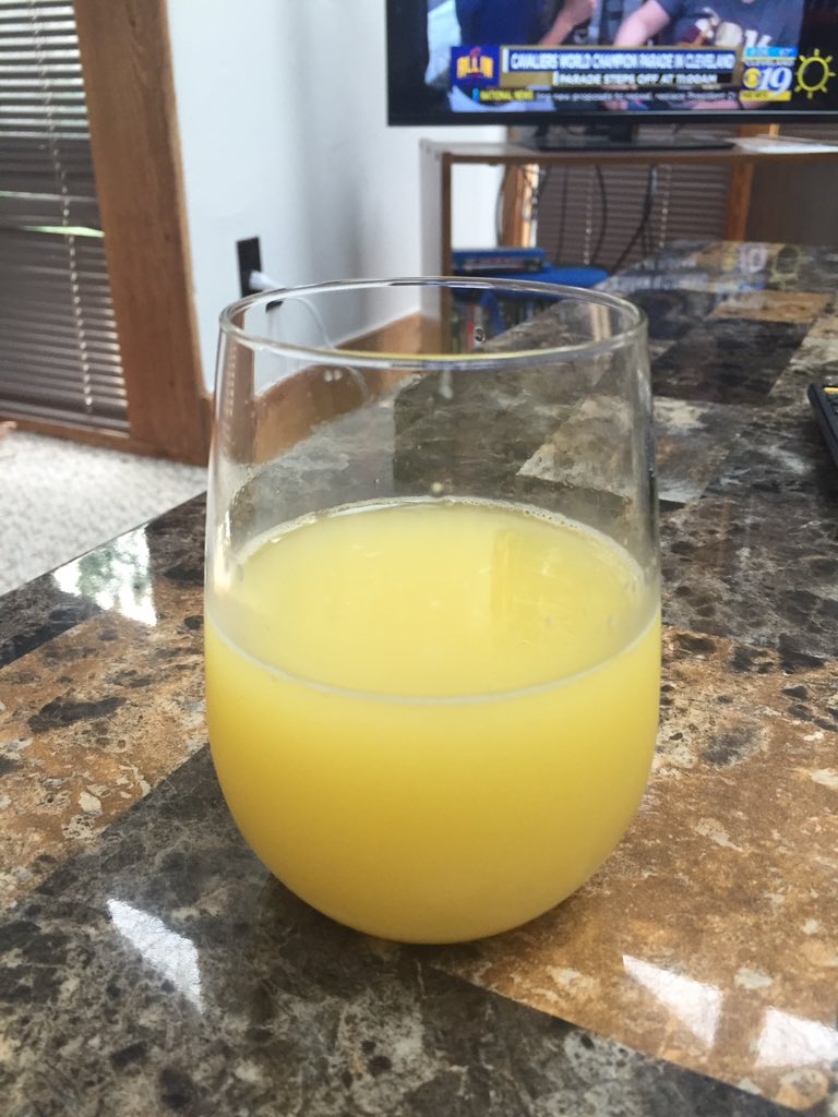 abal1008's tweet photo. #cavsparade it's a mimosa kind of morning! Thank goodness I can walk to the parade #cheers https://t.co/v35vnYlRXV