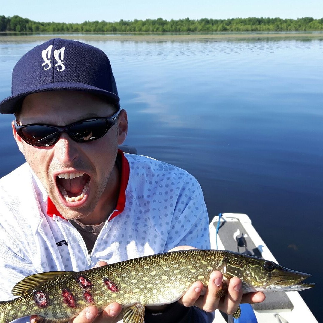 TrevorMatfin's tweet photo. Taking a bit out of the competition!! #looncrewangling #fearfishing #billsbaitandtackle #drophook https://t.co/EzQsuike6A