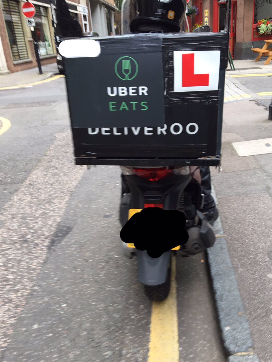 rprt's tweet photo. 'Interesting' dual branding strategy @UberEATS @Deliveroo. Keep your enemies closer and all that https://t.co/BvhxBBWL2d