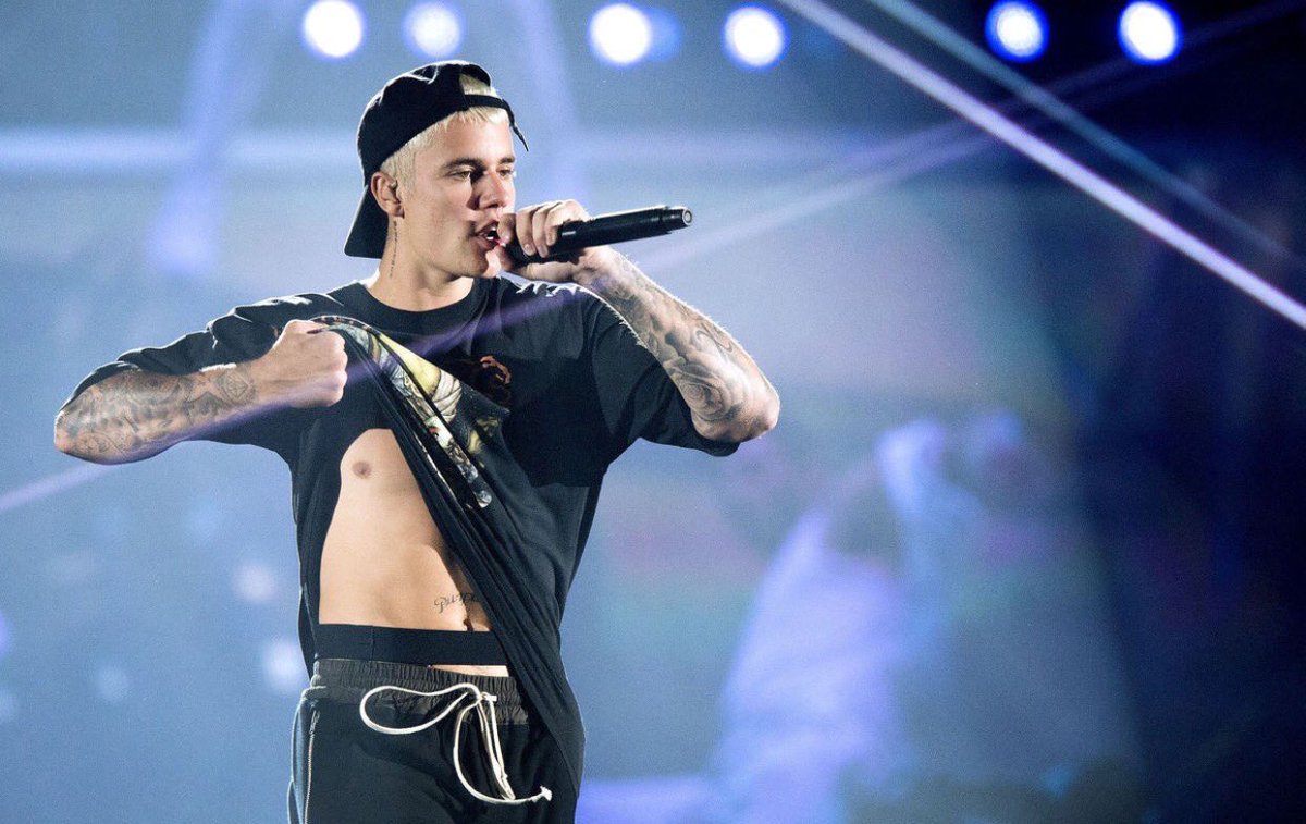 who's the best?
RT for Zayn Malik 
LIKE for Justin Bieber