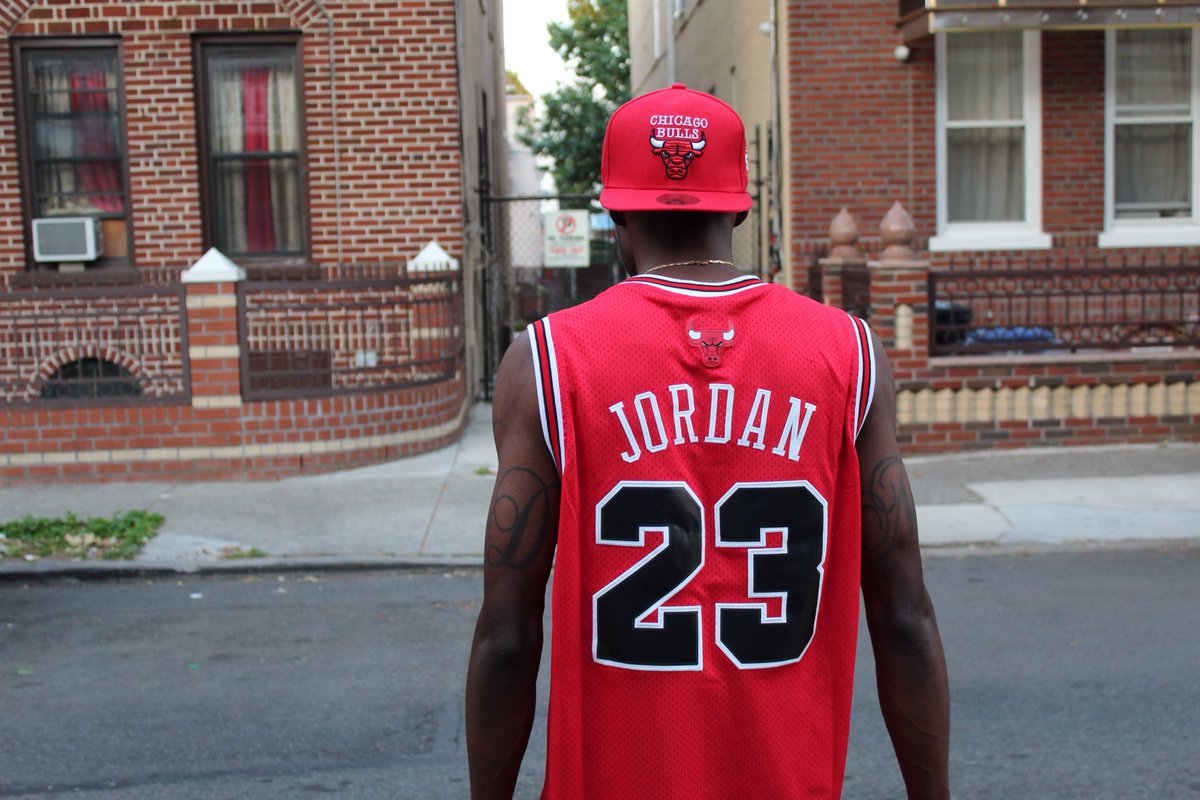 dexterneptune23's tweet photo. Feelin like Jordan #michealjordan @HEIRMJ #nba @chicagobulls @JimmyButler #9596bulls https://t.co/5WgolUKLDG