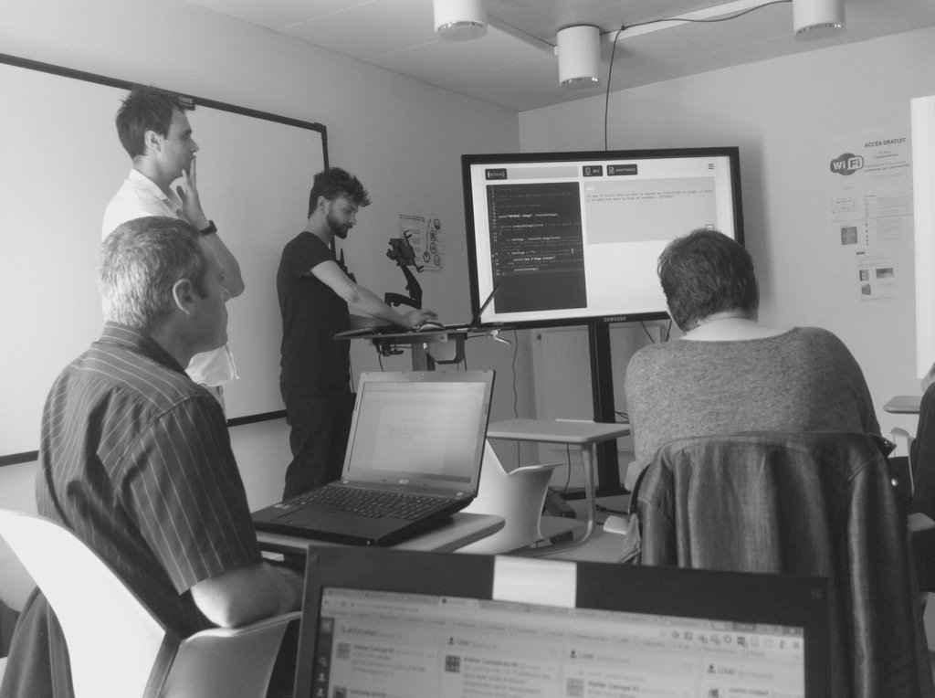 canope_94's tweet photo. "Création d'apps s'inscrivant dans un parcours pédagogique" avec @CodeDecode_FR #datadecode #HNCreteil https://t.co/EdqywOUdMZ