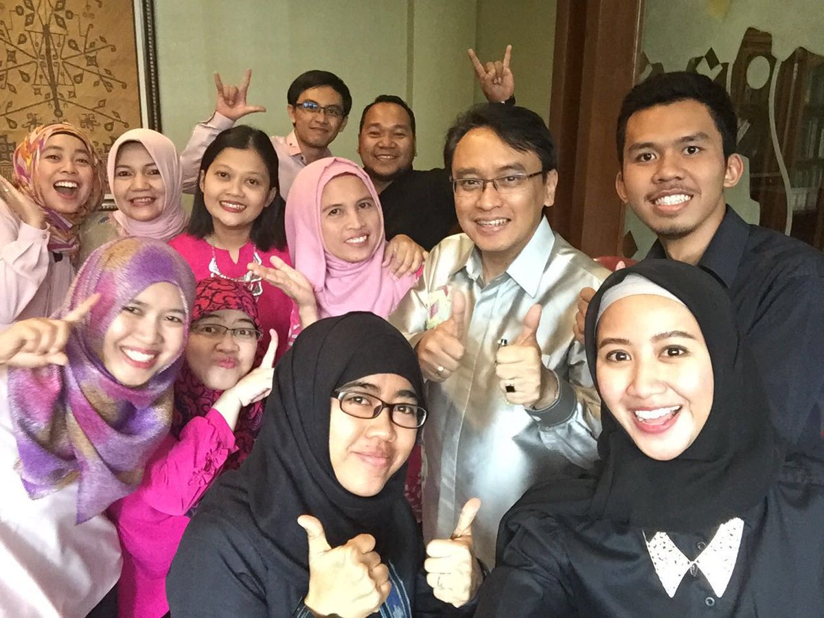 Kami sayang Bapak <a href="/RoySparringa/">Roy Sparringa</a>