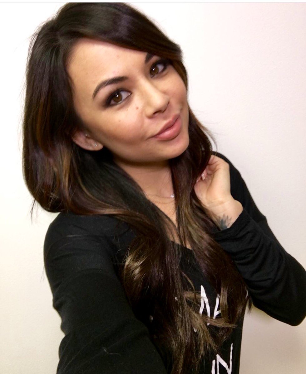 PLLonMax's tweet photo. Join us for a Snapchat Q&amp;A today on the PLL account w/ @janelparrish at 12pm PST! Tweet questions using #AskJanel. https://t.co/MBfPGz0hH8