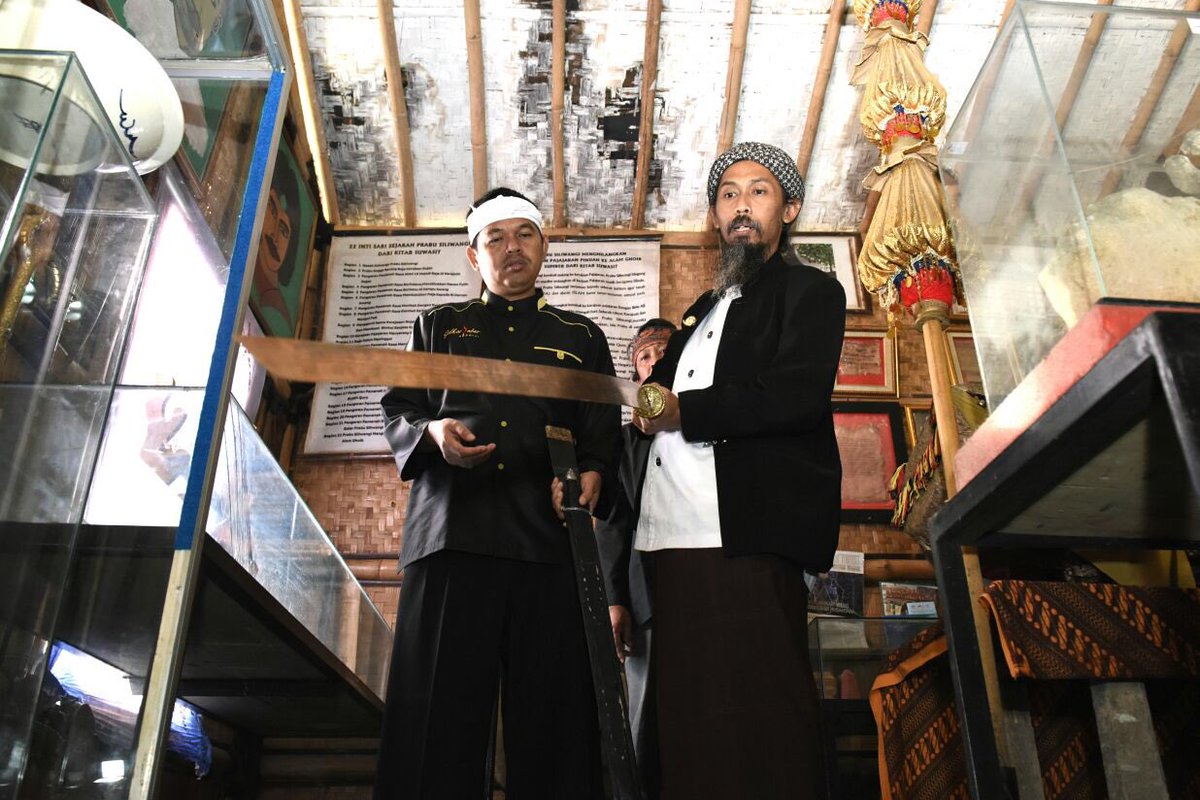 berkunjung ke museum prabu siliwangi di sukabumi. menyerap hawa murni dari  segenap peninggalan sang prabu. 🙏🏽🙏🏽, image size:1200x800