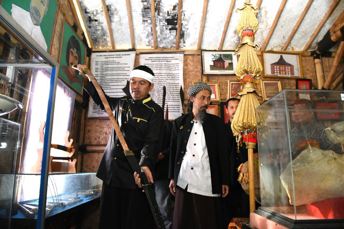 berkunjung ke museum prabu siliwangi di sukabumi. menyerap hawa murni dari  segenap peninggalan sang prabu. 🙏🏽🙏🏽, image size:1200x800