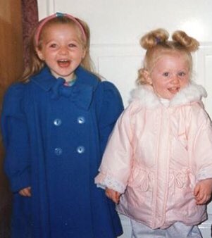 Niamh_Burke_'s tweet photo. @Galaxy_ie I don't think any of our more recent photos can live up to our stylish ways here π #DuetNY https://t.co/9xZE1QquL2