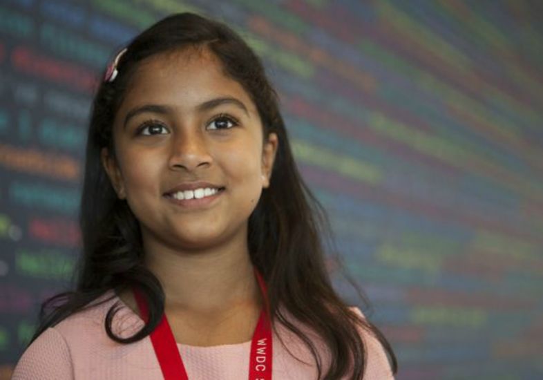 mdemulher's tweet photo. Conheça a programadora de 9 anos que foi a um evento da Apple >> https://t.co/5k8kJfFYLs https://t.co/Q0yrcG572k