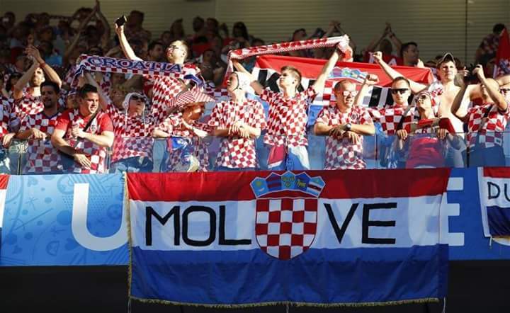 ivanhoe2007's tweet photo. <3 #CROESP #EURO2016 #Molve https://t.co/cxWC8MZjgk