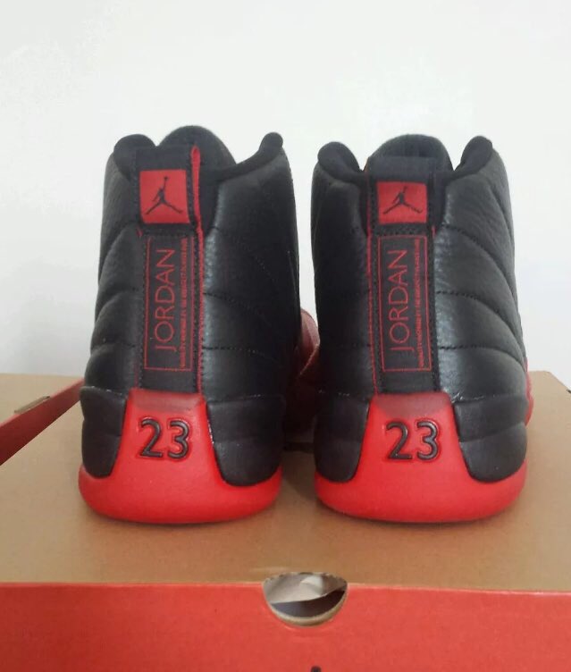 Team_LeBron23's tweet photo. $300 shipped DS Flu games size 10.5 PM me if interested! https://t.co/PnjLBivkIW