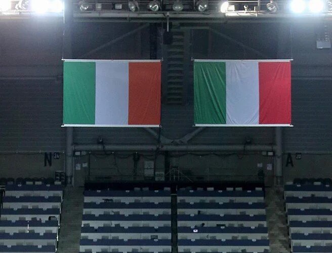 _ecdv's tweet photo. Our last bid for #Euro2016 Good luck to our boys in green! 🙌 🍀
#IRLITA #COYBIG #Ire #Ire2016 https://t.co/bG56GYIKUt