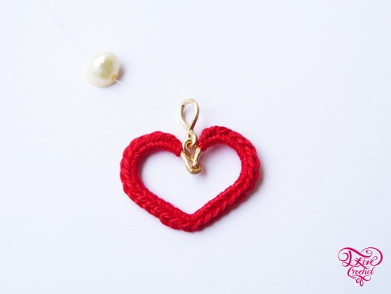 ilcrochet's tweet photo. Nuestro consentido: El #collar de ganchillo rojo de nylon con Perla natural hecho de #crochet 💓

#ilcrochet #heart https://t.co/qlfna7hHYo
