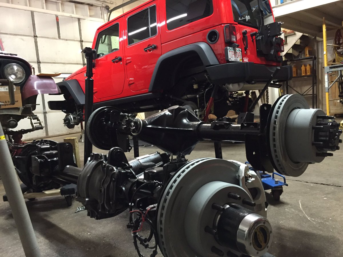Finally, 8 weeks after I picked up the Jeep, I'm able to put the whole thing together.