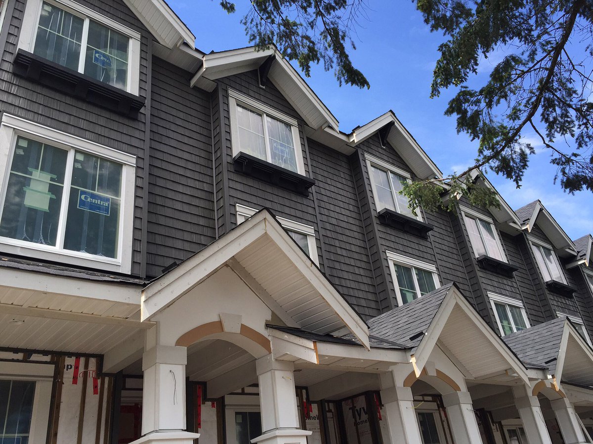 Park_Ridge's tweet photo. Building 5 is ready for its final coat of paint! Things are moving along quickly https://t.co/GcRSOOnLfN