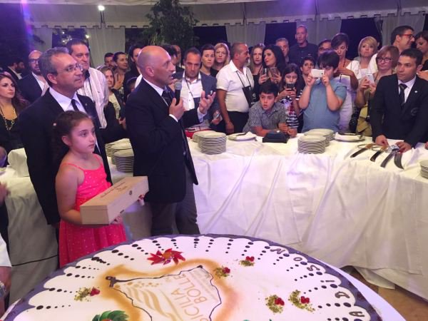 Una sera d'inizio estate spumeggiante : <a href="/siciliainbolle/">Sicilia in Bolle</a> 2016 #sib16 #siciliainbolle #scaladeiturchi #ais ph c.longo