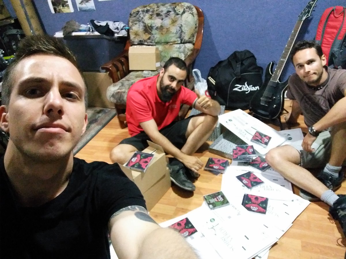 Ya estamos preparando los envíos para toda la gente que ha reservado. Muy pronto lo tendréis en casa!