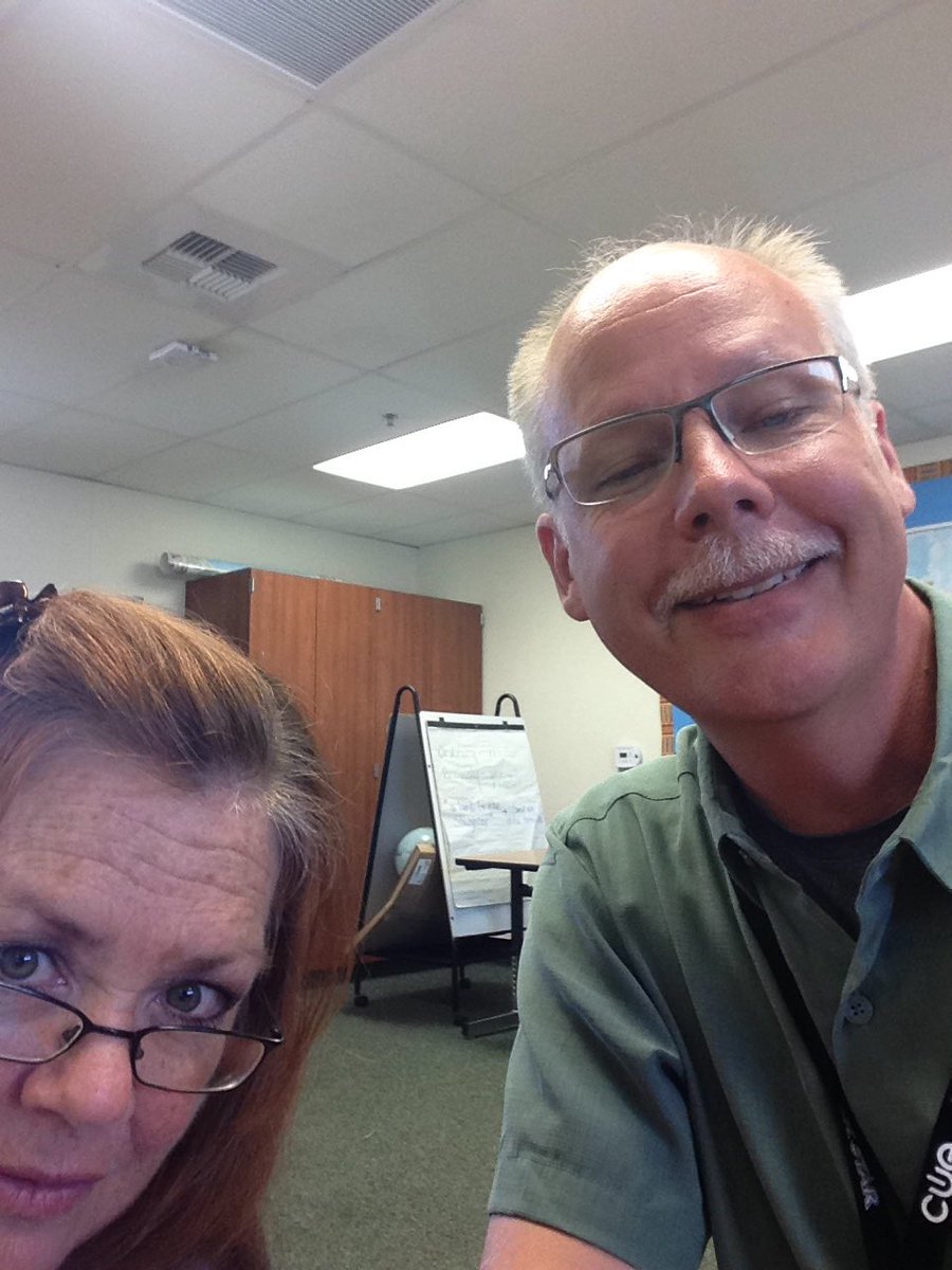 tammycre8's tweet photo. Learning video for student assessments with new friends and Rock Stars! @MathPrincessC @EricSorenson7 #cuerockstar https://t.co/nCAw5sS5OV