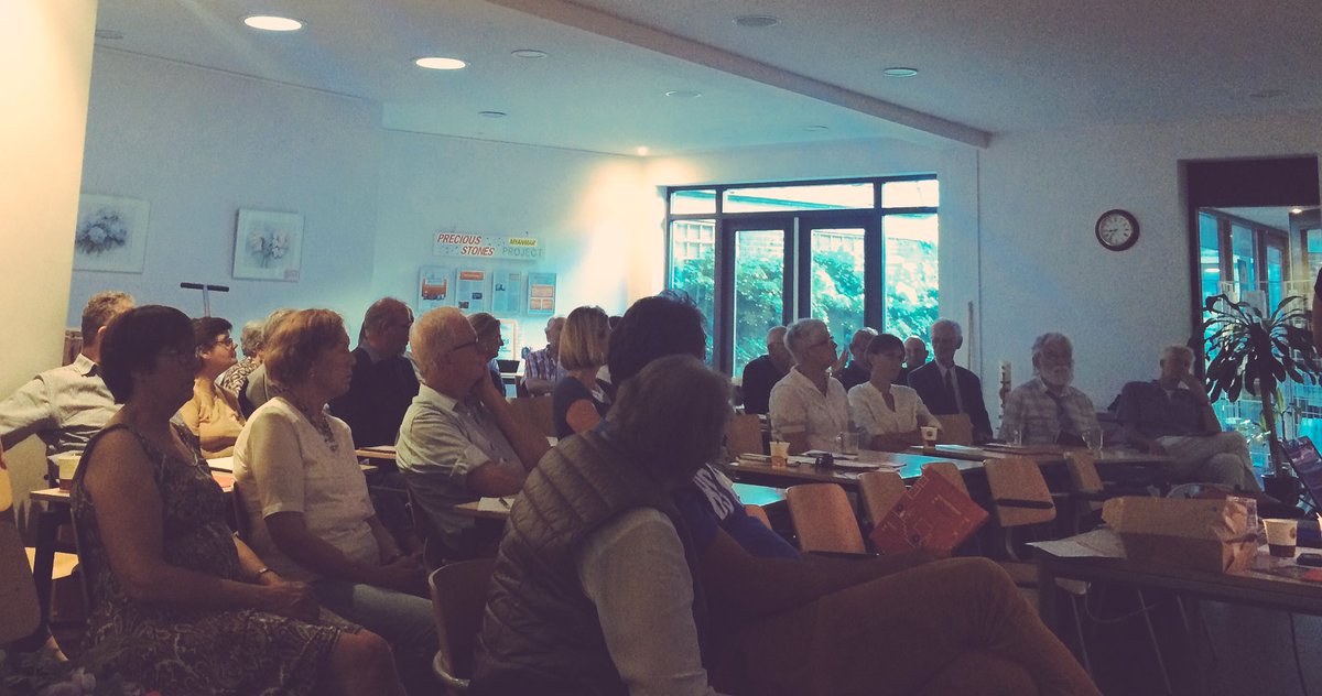 Noord_Zuid's tweet photo. Wauw! 30 geïnteresseerden bij de bijeenkomst in Haarlem Noord #kerken #sve023 #minima #socialeinterventies https://t.co/kUFFKKOkNF