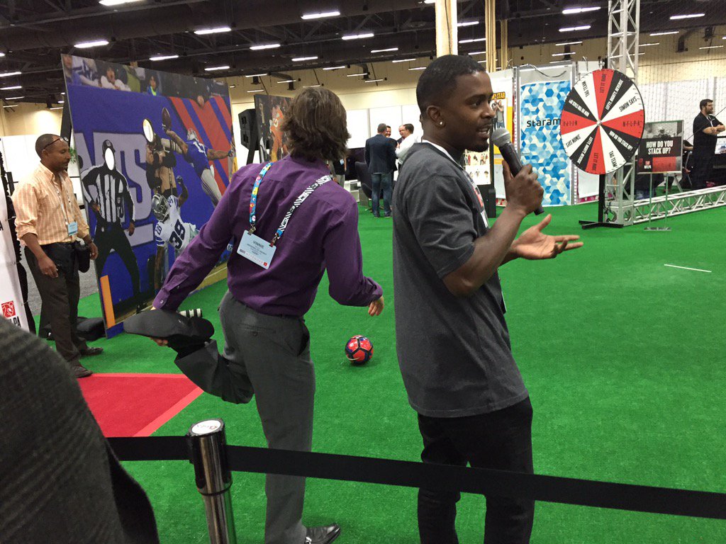 licensingexpo's tweet photo. Getting serious @NFLPA @NFLPlayersInc #Sports Activation Zone.. Stretching required. #HowDoYouStackUp #licensing16 https://t.co/3b6KYyyC9O