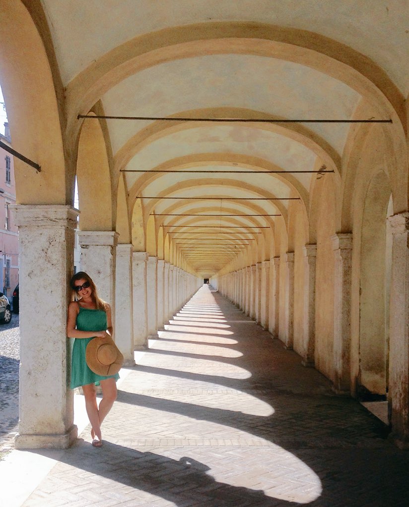 MiraOrmala's tweet photo. Oh, Italy! You gorgeous gorgeous place! #OperaGirls #luckygirls #bestjobever https://t.co/yQTiMfVAfX