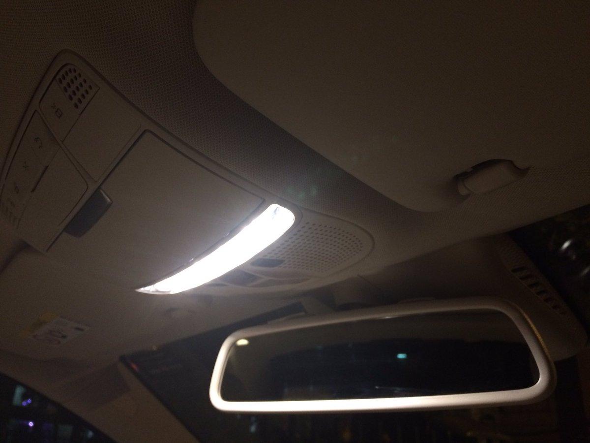 jagdevkalsi's tweet image. #Unedited interior images of @MercedesBenzInd #CClass at night.Ambient lighting is good enough to do a photoshoot👍🏻📸