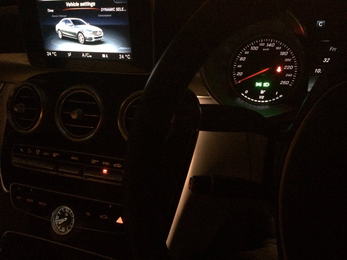 jagdevkalsi's tweet image. #Unedited interior images of @MercedesBenzInd #CClass at night.Ambient lighting is good enough to do a photoshoot👍🏻📸
