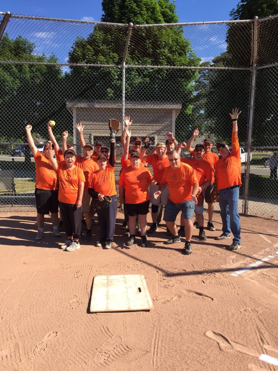 SouthGateCtr's tweet photo. @OntSeniors #Vibrantseniors #undefeated South Gate Orange Team @SouthGateCtr https://t.co/Xd0UJUX9si