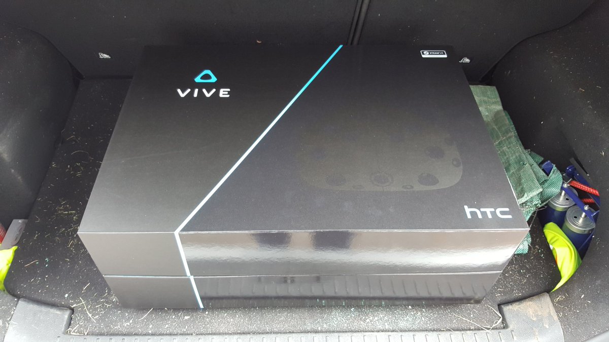 Pellay's tweet photo. My vive has arrived! https://t.co/w5SH3SScQI